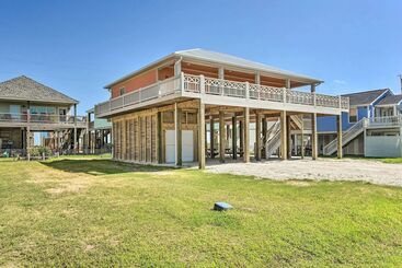 Vakantiehuisje Walk To Shore: Coastal Escape In Crystal Beach!