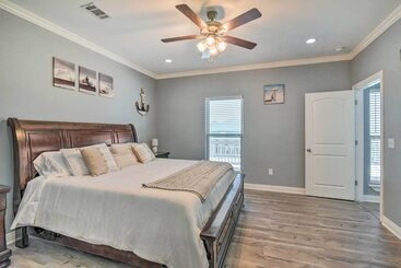 بيت ريفى Walk To Shore: Coastal Escape In Crystal Beach!