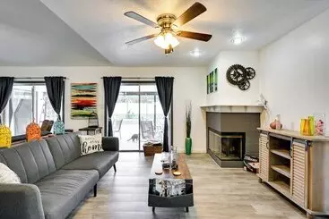 Landhus Contemporary Lutz Home: Private Pool, Pet Friendly