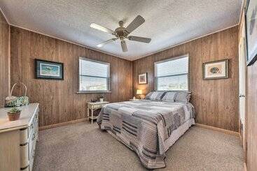 Fernandina Cottage W/ Deck + Direct Beach Access!