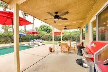 קוטג'' Private Pool & Putting Green: Palm Springs Home!