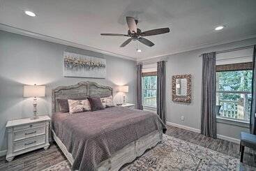 بيت ريفى Quiet Fisherman S House W/ Hot Tub + Tropical Bar!