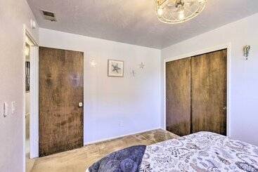 Сельский дом That 70s House  W/ Deck & Arroyo Grande View