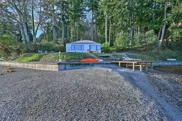 コテージ Waterfront Olympia Home W/ Private Beach & Kayaks!