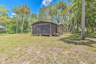 Hus på landet Waterside Anglers Heaven: Crooked River Fish Camp