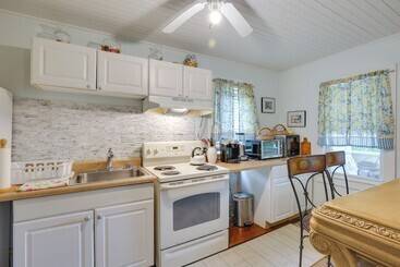Charming Danbury Cottage W/ Lake Kenosia Access!