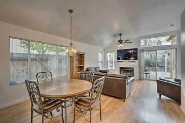 بيت ريفى Cozy Home W/ Hot Tub ~ 13 Mi To Sacramento
