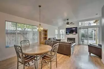 コテージ Cozy Home W/ Hot Tub ~ 13 Mi To Sacramento