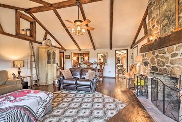 Сельский дом Macungie Cabin W/ Fireplace Near Bear Creek Skiing