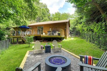 بيت ريفى Modern Home W/ Hot Tub & Deck In Asheville!