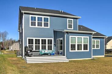 Vakantiehuisje Modern Lewes Home W/ Deck, Grill + Pond View!