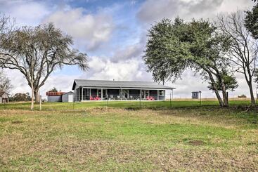 Hus på landet Secluded Texas Farmhouse: 12 Mi To La Grange!