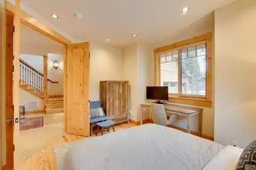 Mökkimajoitus Hot Tub & Game Room: Home In Cle Elum