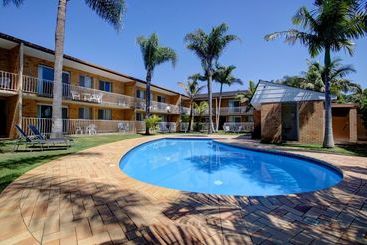 בית מלון כפרי Beachpark Apartments Coffs Harbour