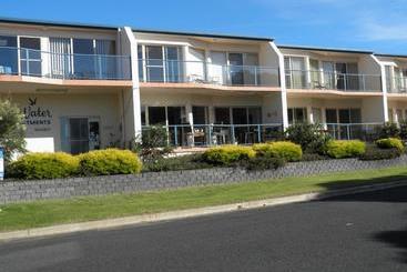 ホテル Bluewater Apartments