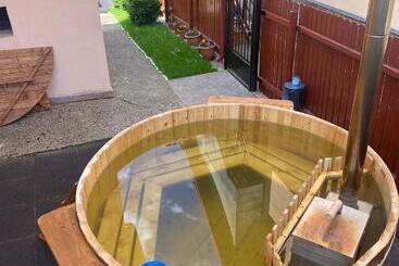 ホテル Flora Alpina