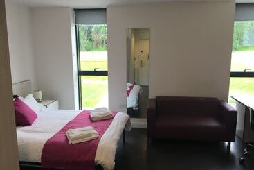 ツーリストアパートメント The Jean Muir Student Village