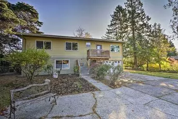 コテージ Lakefront Lynwood Home W/ Deck   19 Mi To Seattle!