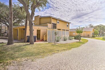 Hus på landet Ocean Pearl  House   1 Mi To Dtwn Rockport!