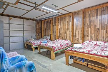 קוטג'' Rustic Taswell Cabin: Grill + Walk To Patoka Lake!