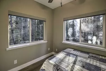 Mökkimajoitus Secluded Butte Meadows Cabin W/ Deck & Grill!