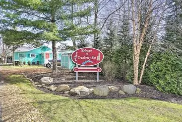 Mökkimajoitus Spacious Buckeye Lake Home W/ Hot Tub & Fire Pit!