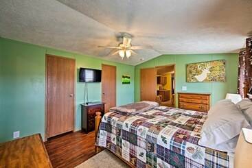 Сельский дом The Lodge : Klingerstown Home On 180 Acre Farm!