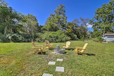 Hus på landet Updated Brevard Home   Close To Downtown!