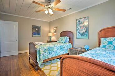 Urbanna Cottage W/ Private Yard & Water Views