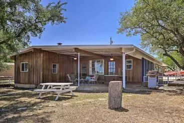 コテージ Private Dock   Waterfront Lake Brownwood Gem!