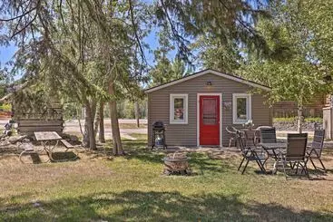 Charming Suttons Bay Cottage W/ Shared Waterfront!