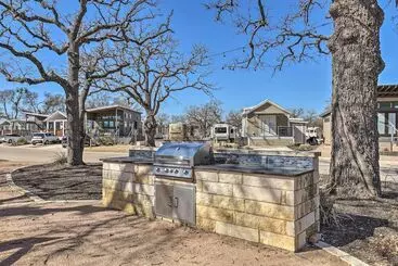 コテージ Tiny Home W/ Pool Access, 8 Mi To Downtown Austin!