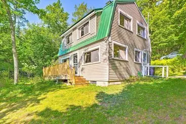 Mökkimajoitus Dreamy Bucksport Hideaway On Freshwater Pond!