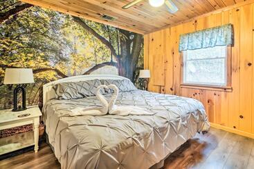 קוטג'' Peaceful Sevierville Cabin W/ Hot Tub & Fire Pit!