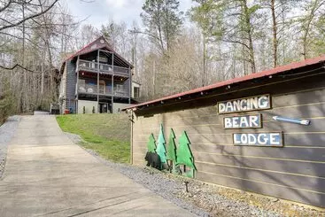 コテージ Pet Friendly Gatlinburg Cabin W/ Game Room!