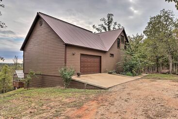 Vakantiehuisje Quiet + Rustic Cabin With Fire Pit On 20 Acres!