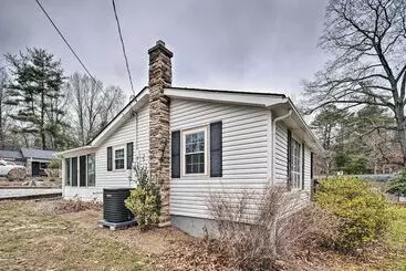 Mökkimajoitus Radiant Arden Home   10 Mi To Biltmore!