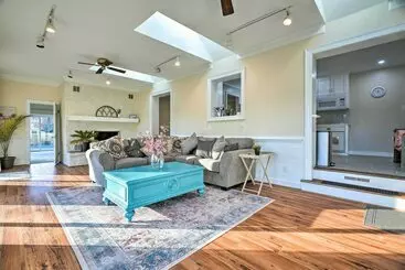 コテージ Ranchstyle House W/ Pool, Deck & Fire Pit!