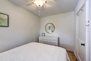 Cozy Villas Beach Cottage: Blocks To Bayshore