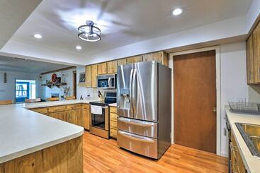 Dom wiejski Lakefront Babson Park Escape: Pet Friendly!