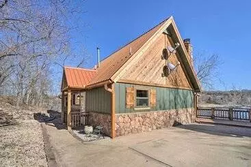 Mökkimajoitus Lakefront Shell Knob Home W/ Deck & Gas Grill