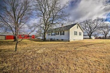 Hus på landet Peaceful Missouri Home, 25 Mi To Truman Lake!