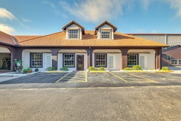 Mökkimajoitus Parkside Titusville Escape: Home Gym + Pickleball!