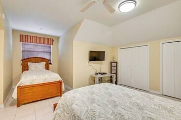 별장 Parkside Titusville Escape: Home Gym + Pickleball!