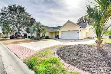 کلبه Walk To Ocean: Sunny Surfside Beach Home!