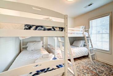 קוטג'' Walk To Ocean: Sunny Surfside Beach Home!