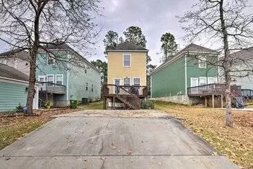 Mökkimajoitus Veteran Owned Family Home Near Fort Jackson!