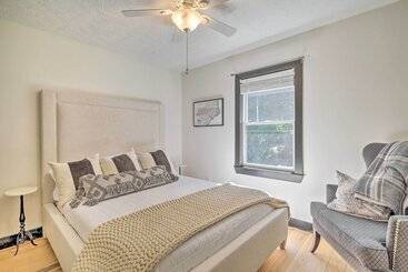 별장 Boone Hideaway W/ Deck, Grill & Forest Views!