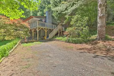 Mökkimajoitus Boone Hideaway W/ Deck, Grill & Forest Views!