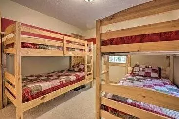 コテージ Cacapon River Cabin W/ Private River Access!